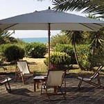Villa Alesi - terrassen vid stranden